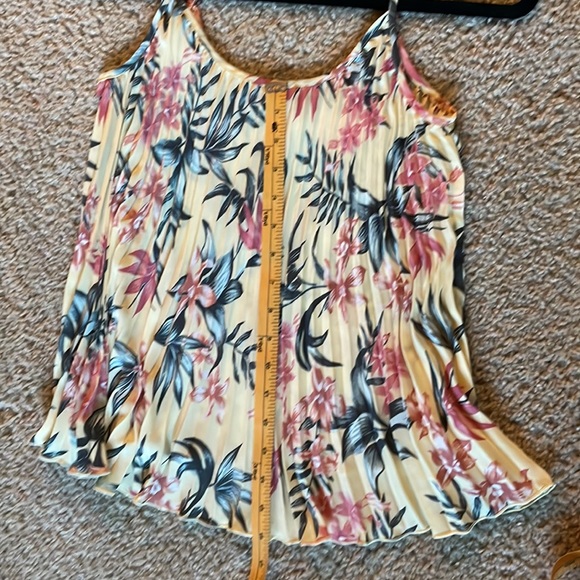 H&M pleated blouse - Picture 8 of 10